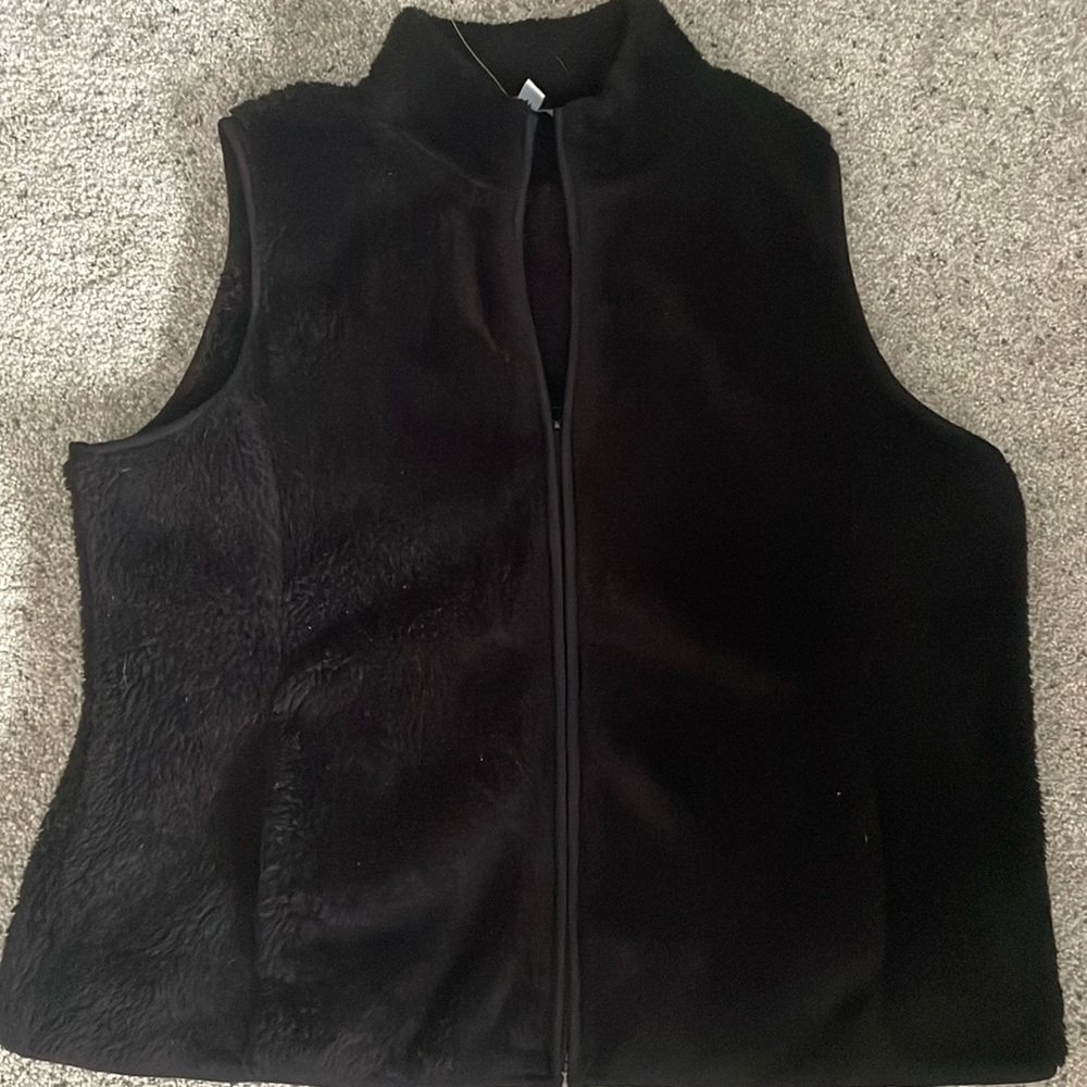 Ladies Croft & Barrow faux fur full-front zip up vest, black, size PL